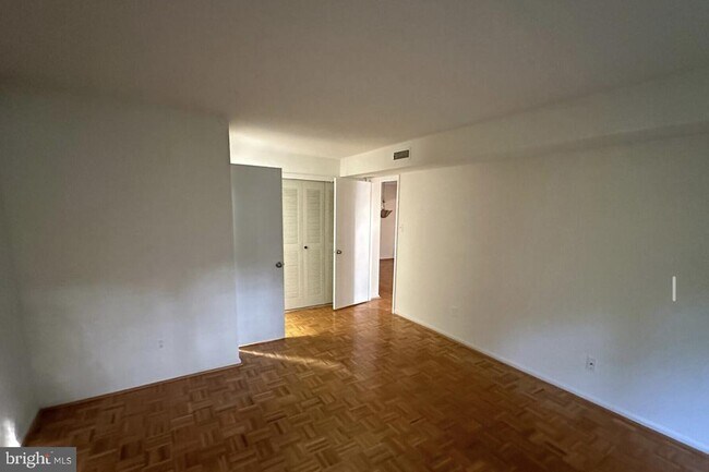 Photo - 1002 Valley Glen Rd Unidad 239