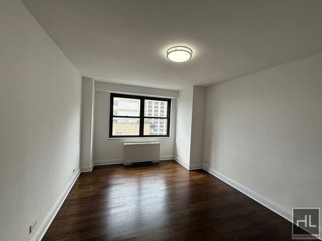 Photo - E 16 ST Unit 20A