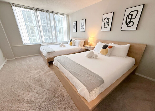 Photo - 2111 Richmond Hwy Unidad GO FL9-ID1022406P