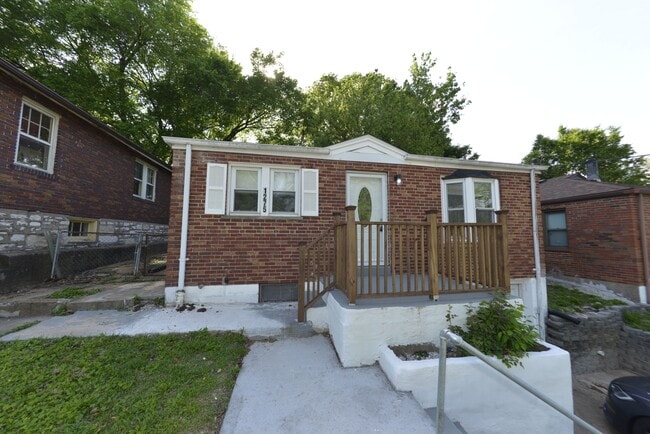 Photo - 1275 N Florissant Rd