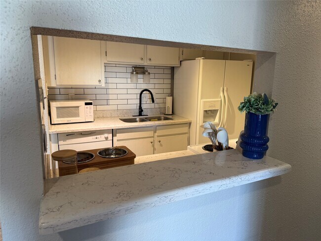 Photo - 1880 White Oak Dr Unit 182