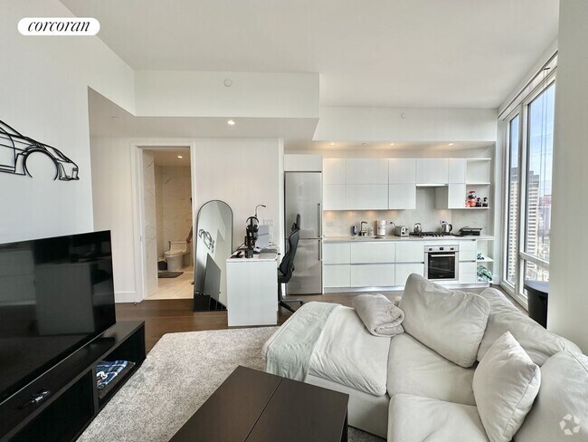 Building Photo - 222 E 44th St Rental
