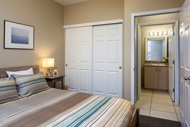 Woodstock Crossing Apartments