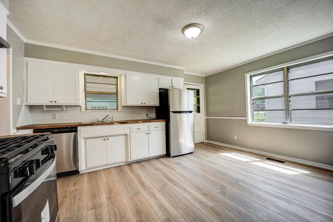 Photo - 2816 Memphis St