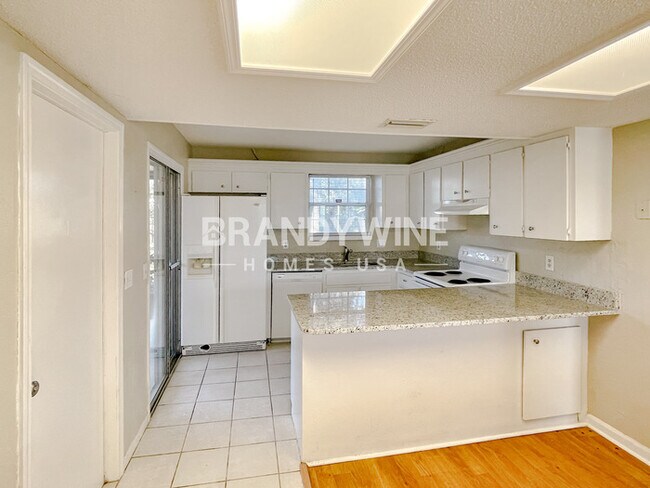 Photo - 9970 Timberlake Dr E