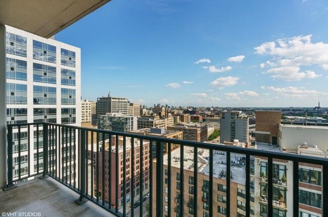 Photo - 210 S Desplaines St Unit 1806