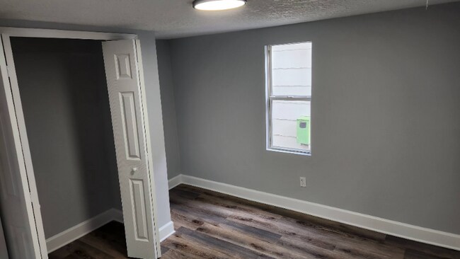 Photo - 1246 Oakley St