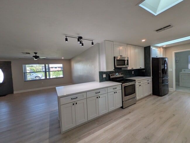 Photo - Gorgeous 3/2/2 Home, Great Location