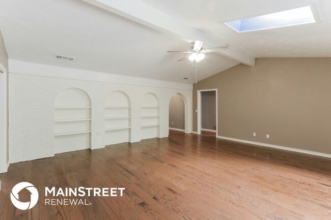 Photo - 1608 Cloister Way