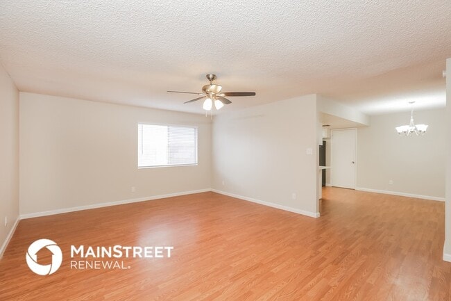 Photo - 2807 N 45th Dr