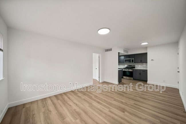 Photo - 4509 E 31st St