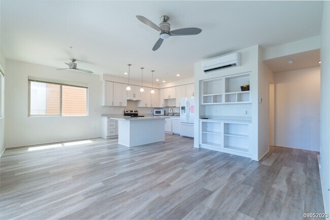 Photo - $3,350 / 2br - 1119ft2 - Beautifully Maint...