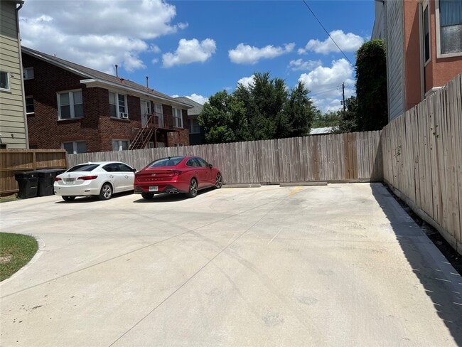 Photo - 1505 Rosewood St Unidad A