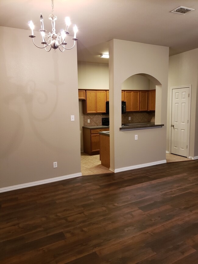 Photo - 816 Bur Oak Dr