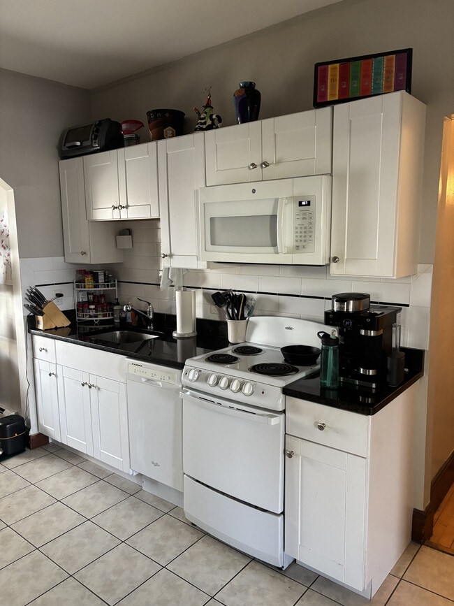 Kitchen - 26 Adams St Unit 1F