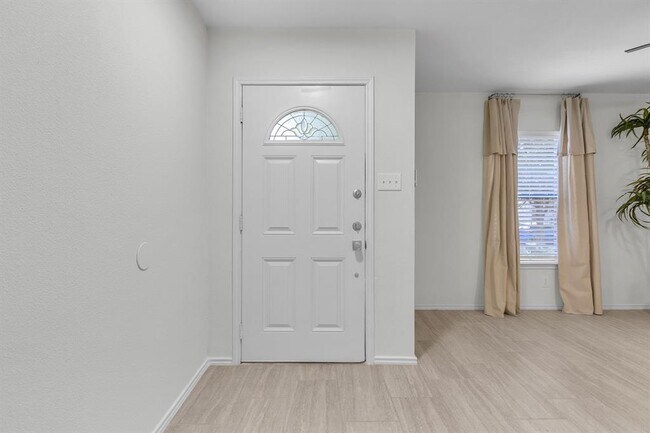 Photo - 1413 Baffin Cove