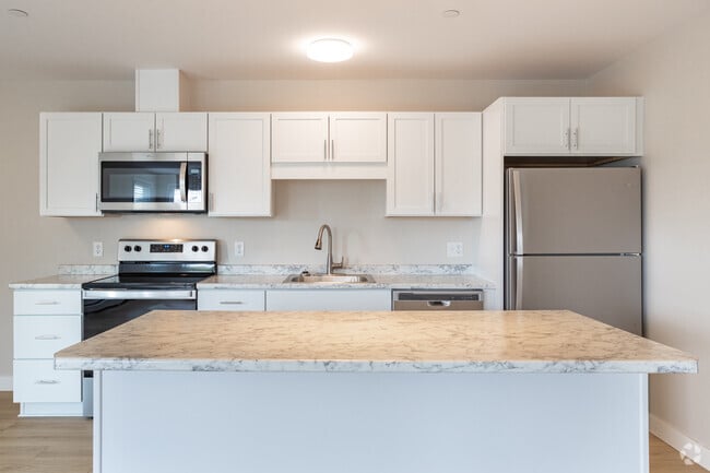 2BR, 1BA, 986sf - Pine Point