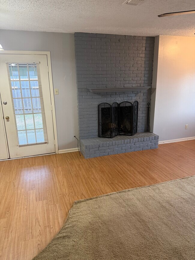 Photo - 527 Broad St