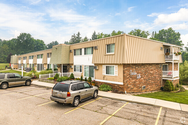 Chardon Hills - Chardon Hills Apartments