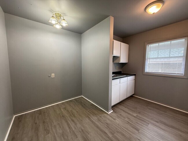 Photo - 205 S Parker Ave Unit Apt 4