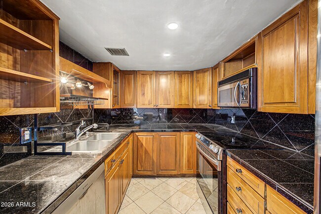 Photo - 805 N 4th Ave Unidad 404