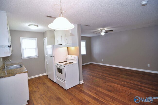 Photo - 3911 Talwell Dr SW Unidad 3