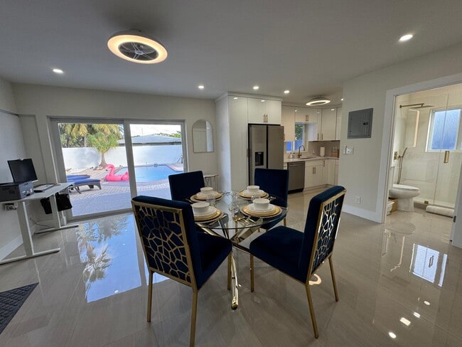 Photo - 1900 NE 2nd St