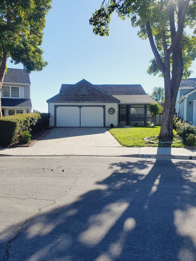 Photo - Home For Rent 3 Bedrooms and 2 full Bathrooms