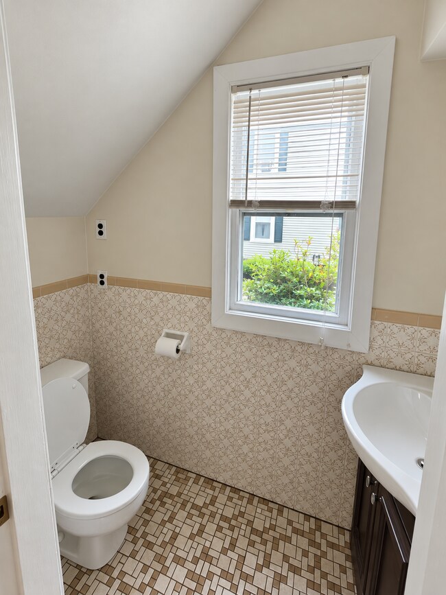 57 Lawrence St Unit 1