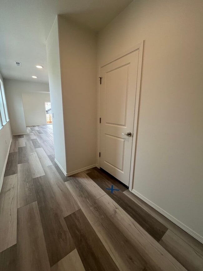 Photo - 3-Bedroom 2.5-Bathroom Townhouse in Friendly Neighborhood