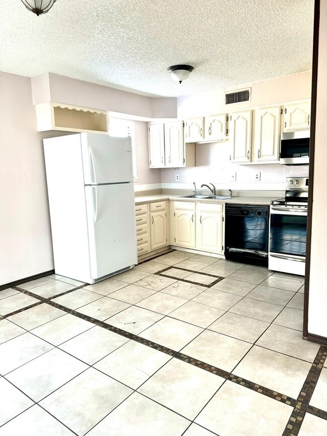 Photo - 1716 Coronado Ave