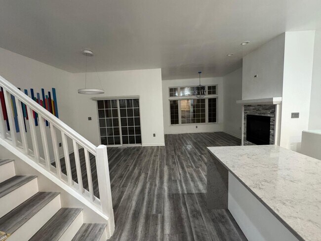 Photo - 2575 N Farwell Ave