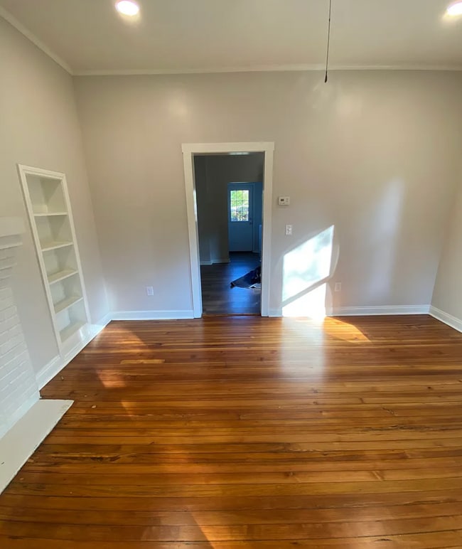 Photo - Renovated 3/1 Available Near Downtown Gree...