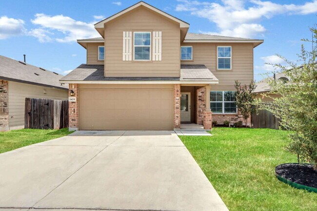 Building Photo - "Spacious 5-Bedroom Sanctuary with 2.5 Bat... Rental