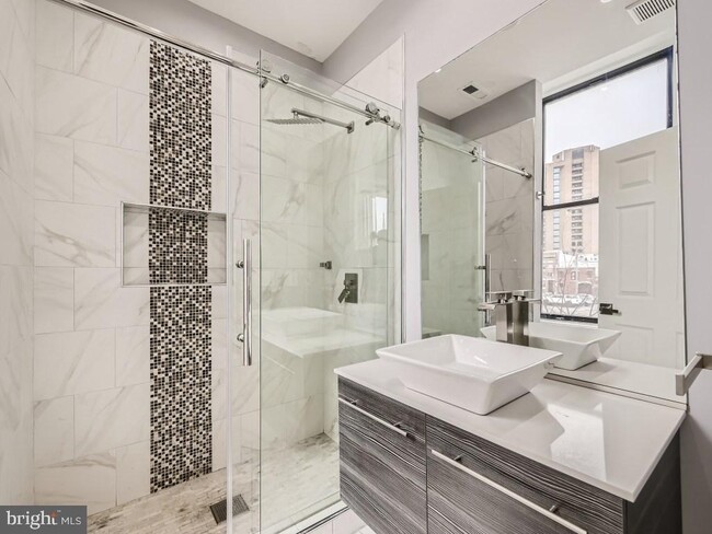 Photo - 1007 N Charles St Apartment Unit 2