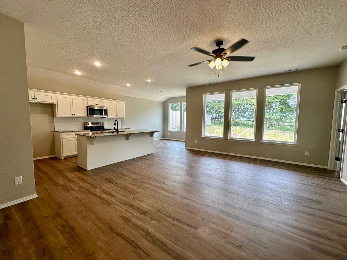 Photo - 3 bed 2 bath in Marshfield