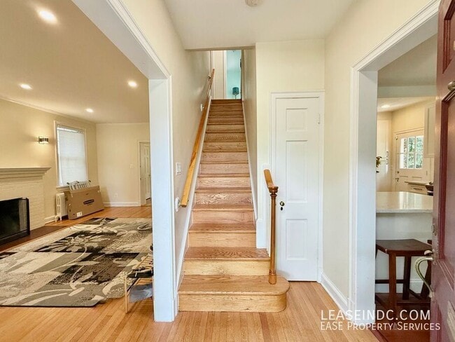 Photo - 4825 Butterworth Pl NW