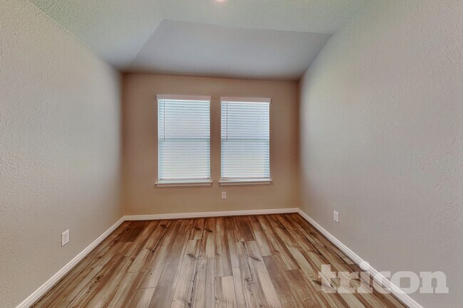 Photo - 13619 Emerson Wy