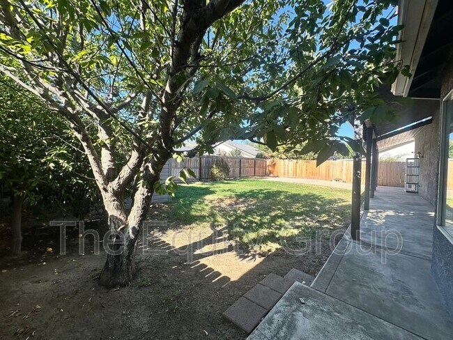 Photo - 534 W Russell Ave