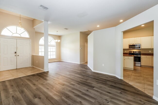 Photo - 1326 Kinsmere Dr