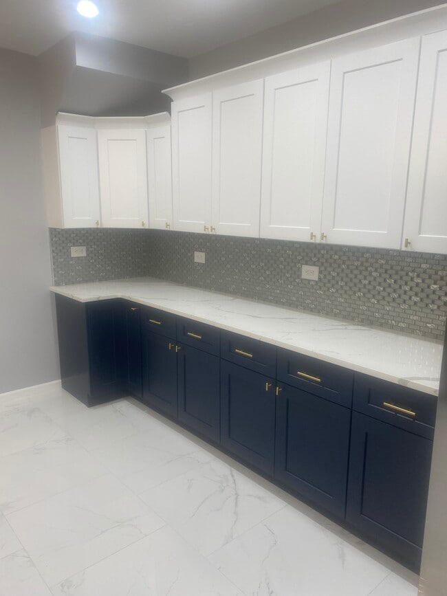 Photo - 8027 S Kimbark Ave