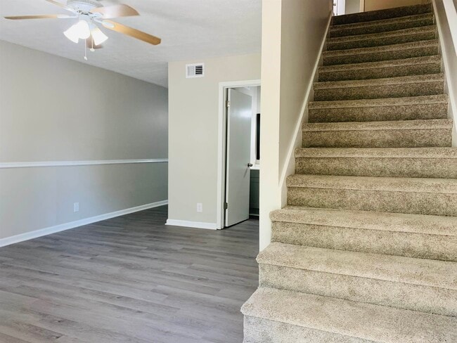 Photo - 118 Lafayette Ct