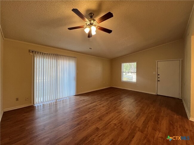 Photo - 1524 Shannon Cir