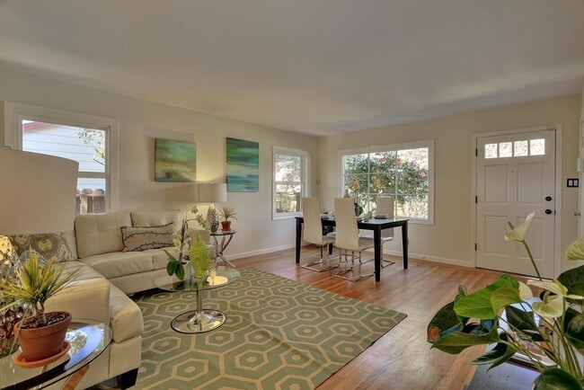 Photo - 1033 56th St