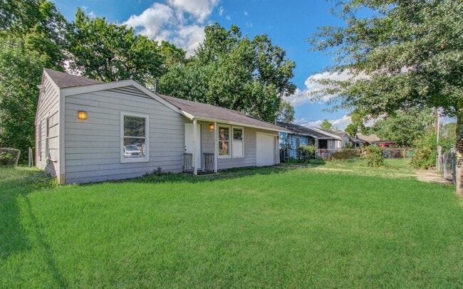 Photo - 6830 New York St