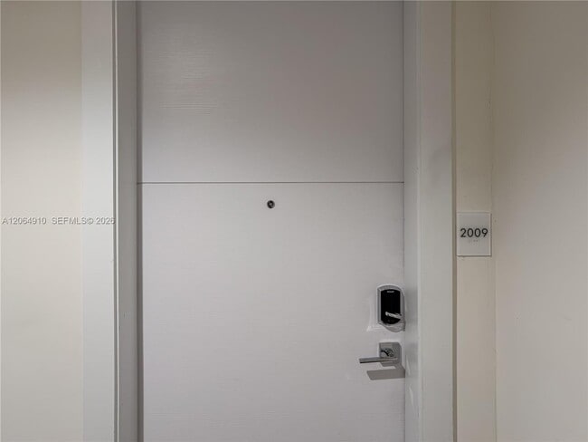 Photo - 2000 Metropica Wy Unit 2009
