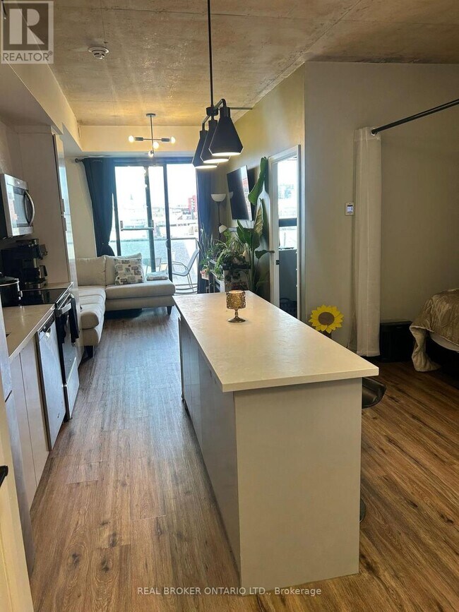 Photo - 7 Erie Ave Unité 402