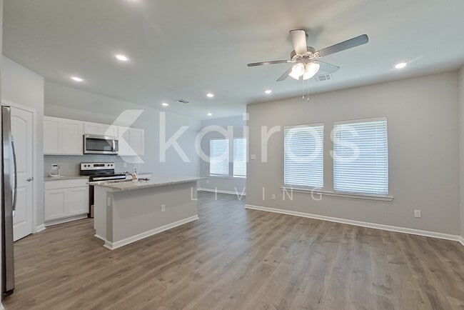 Photo - 203 SANTIAGO COURT