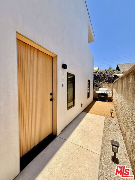 Building Photo - 2707 Benedict St Unit 3/4
