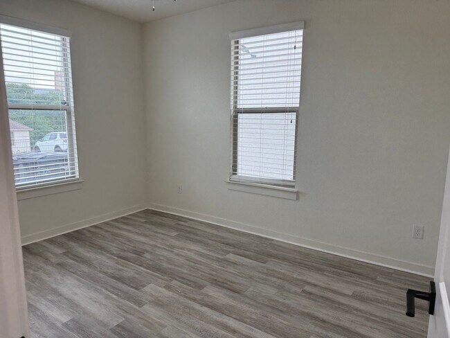 Photo - 2704 Forest Park Blvd